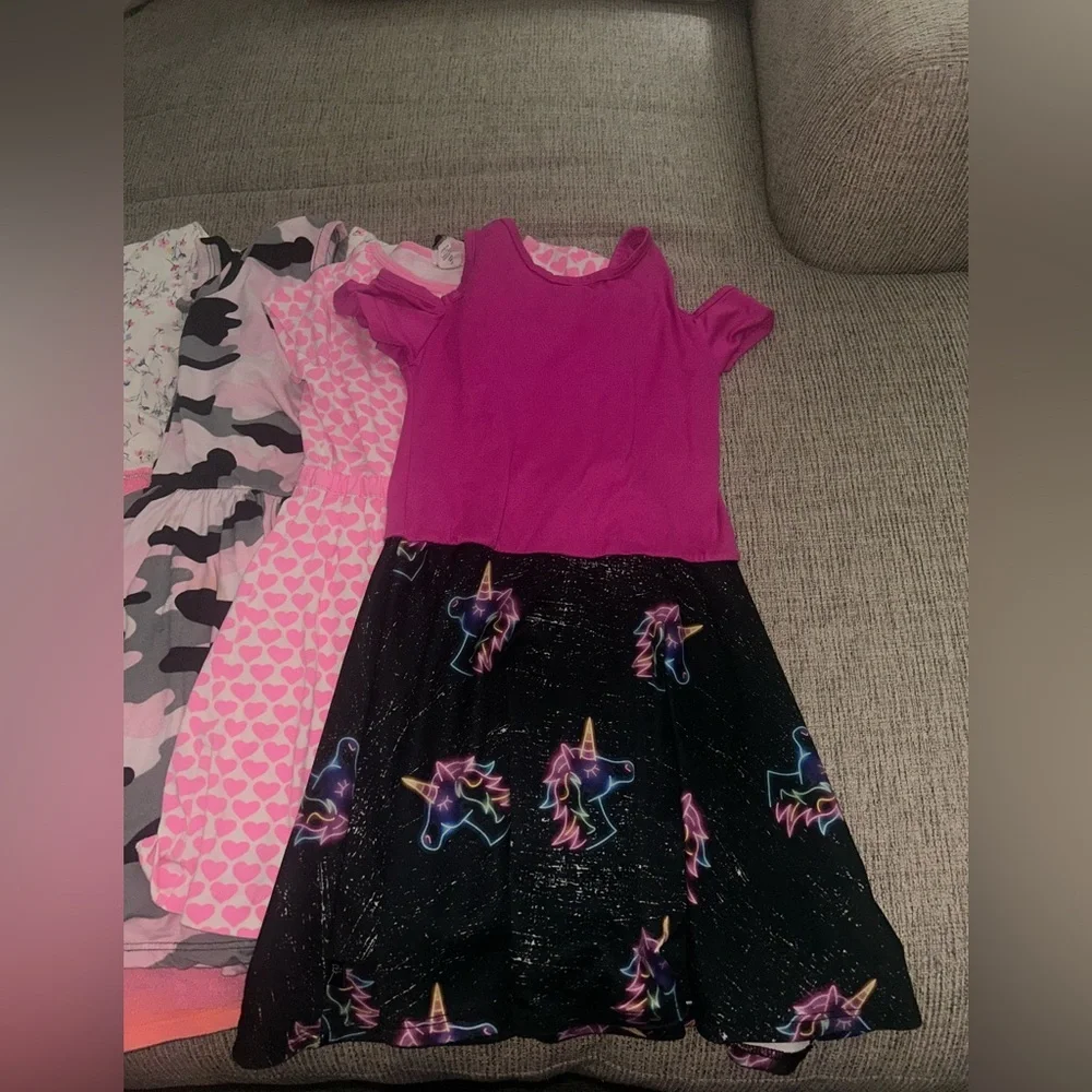 Lot of 8 short sleeved dresses for girls size 4/5